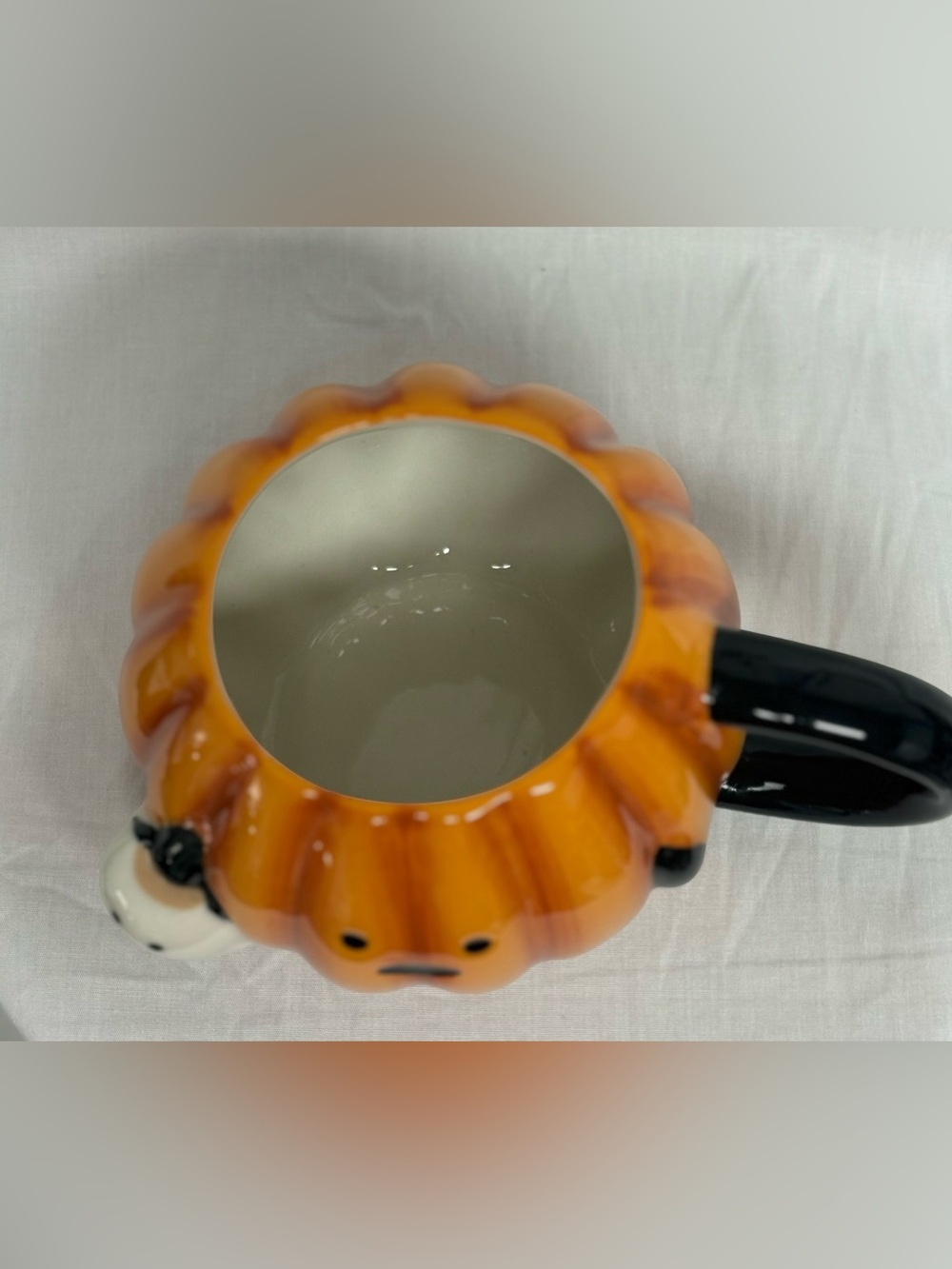 Pumpkin Ceramic Mug with Black Handle - Picture 2 of 4